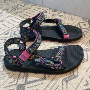 Teva Girls Original Universal Sport Sandal Borderless Black and Pink kids size 2